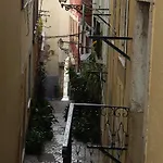 Life Alfama I * Лиссабон