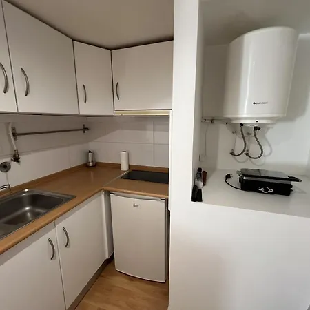 Life Alfama I ליסבון